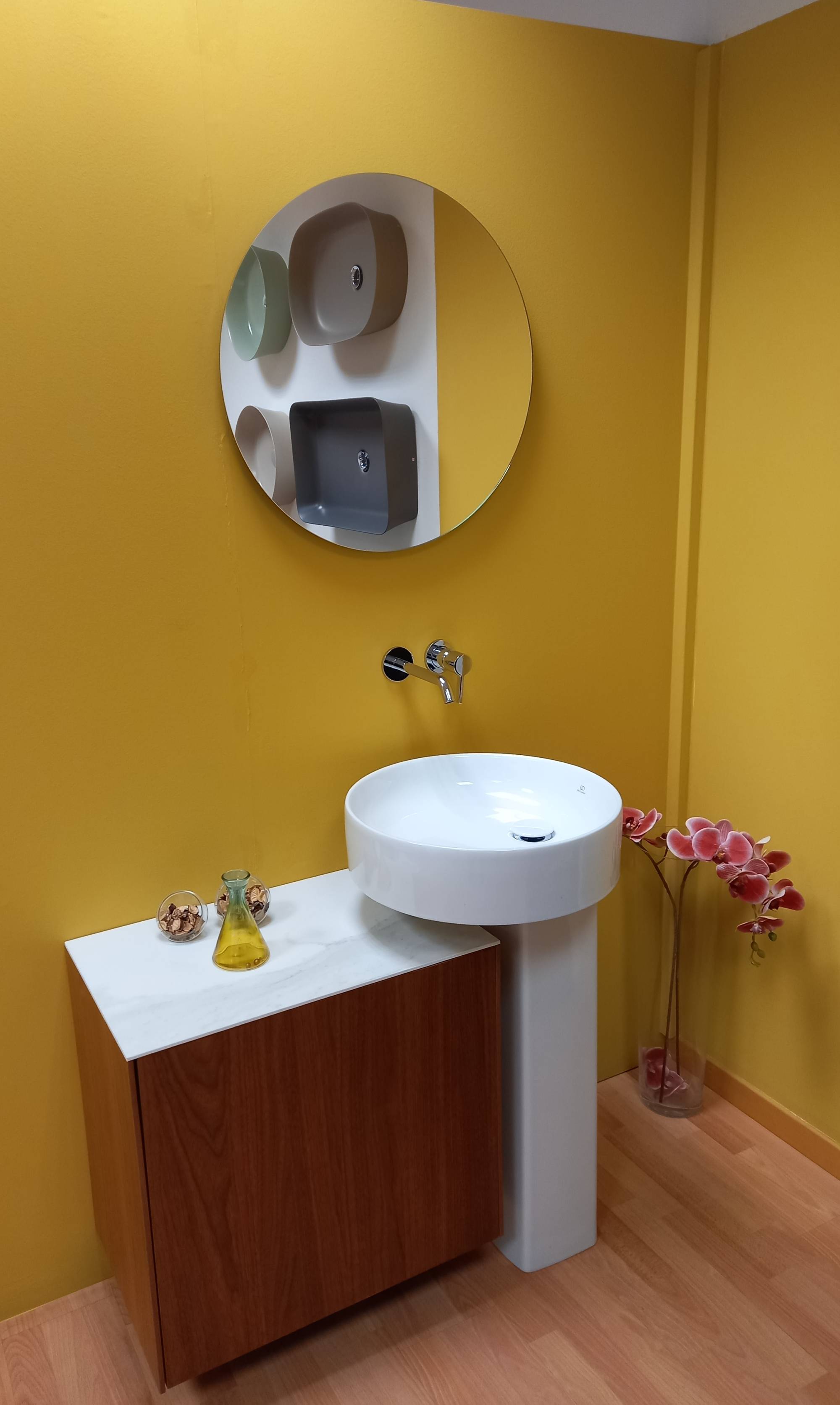 Mobile con lavabo Ideal Standard Conca , lavabo diametro 45cm + mobile l.  60cm con top in gres (specchio e rubinetteria esclusi) Nerviano - Mobili  bagno